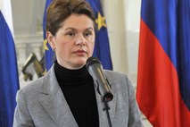 Bratuškova: Če bo treba dvigniti kak davek, bo to DDV
