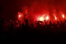 Navijači Galatasarayja po tekmi razgrajali pred Realovim stadionom