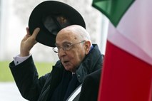 Napolitano novi stari italijanski predsednik; Grillo pozval k množičnim protestom, češ da gre za državni udar