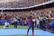 Foto: Neymar prispel v Barcelono: ''Z Messijem bosta drug drugega naredila še boljša''