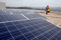 Dajatev na solarne panele bi lahko ogrozila 400.000 delovnih mest na Kitajskem, v EU pa 250 tisoč