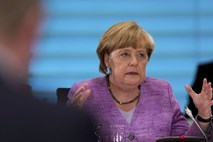 Angela Merkel ne vidi možnosti prisilnih izstopov iz območja evra