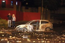 Belfast: Nasilje na ulicah ne pojenja, danes krizna seja