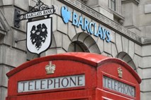 Barclays ob nižjem polletnem dobičku v dokapitalizacijo