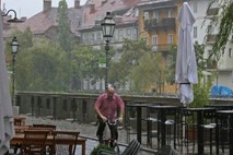 Severovzhod Slovenije že zajele nevihte