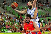 Grki so z zmago proti Špancem napovedali hud boj za četrtfinale