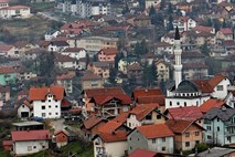 V BiH pridržali osmerico, obtoženo vojnih zločinov