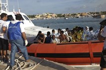 Pred italijansko obalo rešili več kot 400 beguncev