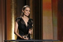 Angelina Jolie prejela častnega oskarja za človekoljubno delo