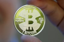Bitcoin: Špekulacije, “rudarji” in “prodajalci lopat”