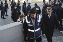Korupcijski škandal: V Turčiji odstavili še 25 visokih policistov