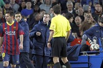 Valdes se je od navijačev Barcelone in Camp Noua poslovil na nosilih in s solzami v očeh (video)