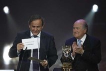 Blatter in Platini izkopala bojno sekiro: Nov mandat Blaterja ne bo nič dobrega za nogomet