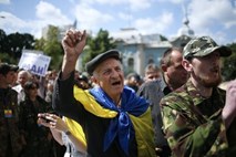 Ukrajinski predsednik je narodno gardo in proruske separatiste pozval k prekinitvi ognja 