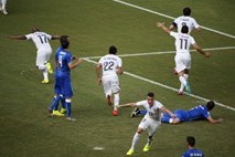 Arrivederci Italija, Urugvaj v osmini finala