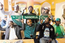 Med navijači Nigerije: Nigerija je država, ki ljubi nogomet in mir