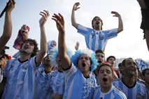 Na četrtfinale prihaja še 30.000 argentinskih navijačev; bo do tekme z Belgijci okreval tudi Agüero?