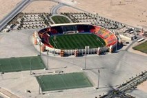Delavci, ki v Katarju gradijo stadion za SP, delajo 30 dni na mesec za drobiž