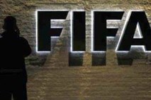 Prvi mož Nemške nogometne lige ne izključuje odcepitve Uefe od Fife