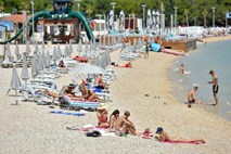 Hrvaške plaže ostajajo javne, a hudič se skriva v podrobnostih