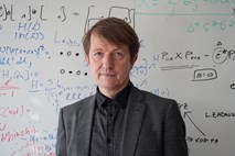 Znanstveni dosežki: Tomaž Prosen z ekipo Googlovega laboratorija do pomembnega preboja v kvantni fiziki