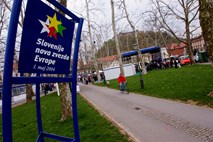 Dvajset let od vstopa Slovenije v EU: Od zadnje do najboljše kandidatke