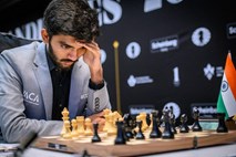 #video Še ne 18-letni Indijec najmlajši izzivalec svetovnega šahovskega prvaka