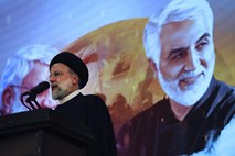 Analiza: Sprememb v iranski politiki po Raisijevi smrti ni pričakovati