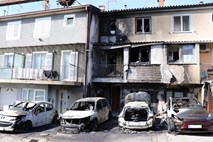 Aretacija po požigu v Kopru: Ogenj uničil avtomobile, ljudje so bežali iz hiš