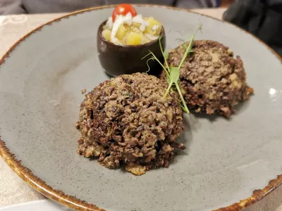 Gostilna Murko Mežerli kot glavna jed / Foto: Miha First