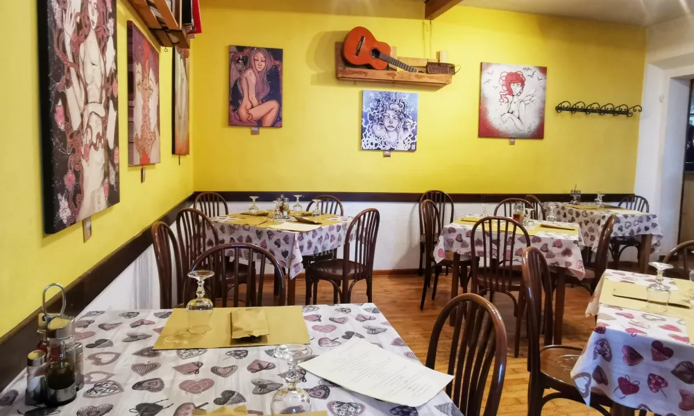 Notranjost pri Ferlugi / Foto: Miha First