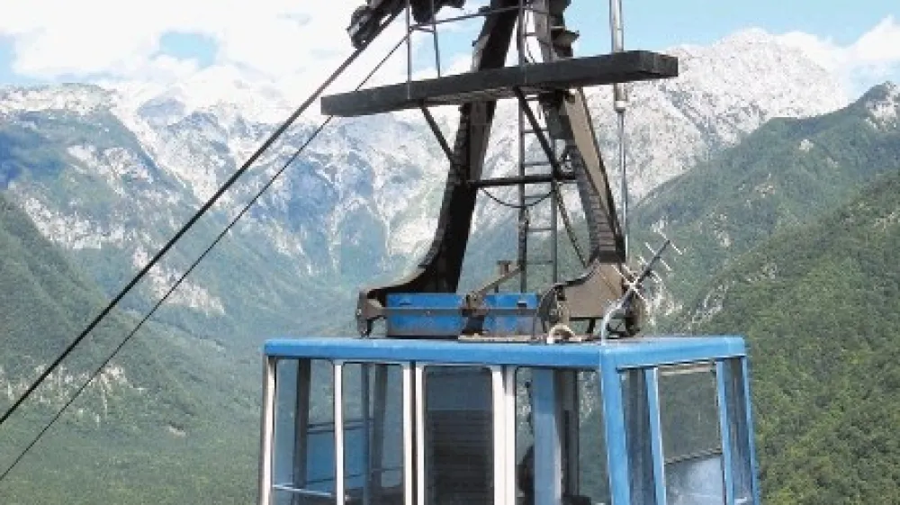 Prenovljena nihalka je hitrej&scaron;a in lahko sprejme več potnikov.