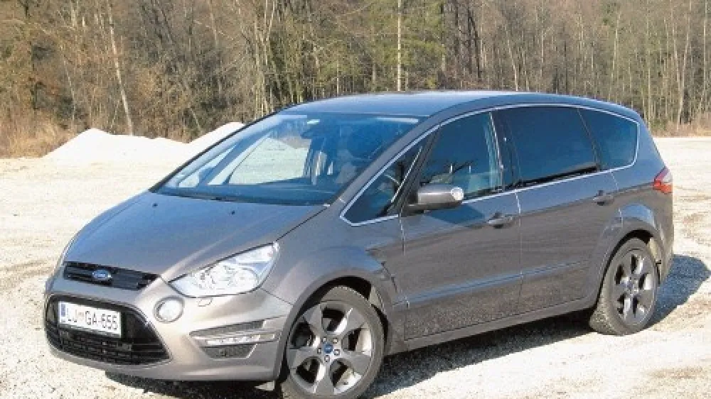 Če potrebujete prostorno in udobno vozilo, potem je S-max izbira, vredna premisleka.