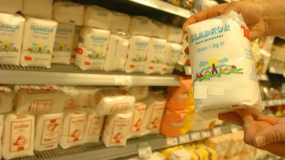 Na otroško hrano, olje, sladkor in distribucijo vode (z izjemo ustekleničene vode) znaša od začetka letošnjega leta vmesna stopnja DDV v višini 10 odstotkov.  (Slika je simbolična)