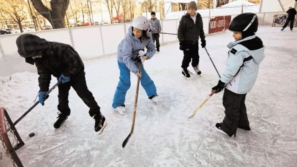 Drsanje je v Ljubljani vedno bolj popularno in drsali&scaron;č je vsako leto več.