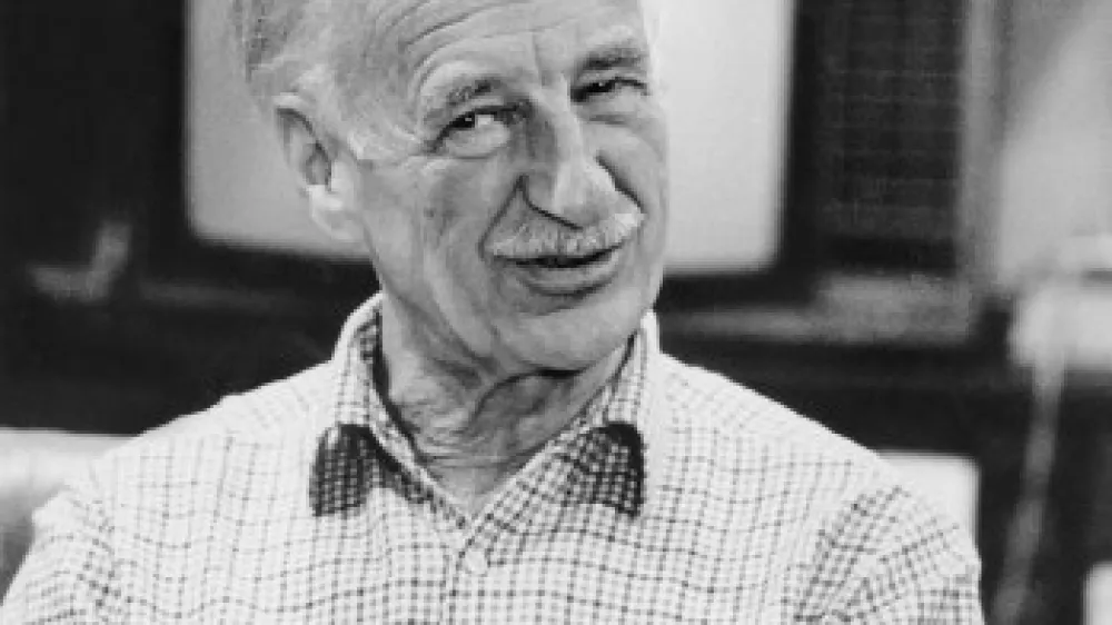 Prireditve v spomin na mojstra Bojana Adamiča (na fotografiji) ob stoletnici  njegovega rojstva bodo potekale vse leto, nekaj jih je že bilo. V ponedeljek ob  18. uri bodo denimo odprli &scaron;e razstavo v NUK, katere avtor je muzikolog mag.  Domen Prezelj, naslovili pa so jo Metla za mojstra. Na njej bo tudi Adamičeva  trobenta. Avtor razstave je povedal, da je glasbena zbirka NUK prvi del obsežne  zapu&scaron;čine, ki sta jo knjižnici že leta 1999 predali Adamičevi hčeri &ndash; in zbirka  se &scaron;e veča. Adamič je slovel po hitrem skladanju, med drugim glasbena zbirka  hrani več kot 200 partitur za celovečerne in kratkometražne filme, 800 priredb  za oddajo Veseli tobogan in več kot 500 enot notnega gradiva za zabavno  glasbo, popevke in &scaron;ansone.