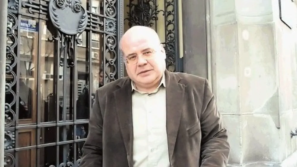 Tožilec Robert Stojko se je včeraj pokesal zaradi prejemanja  podkupnine in priznal, da ga je v nesprejemljivo ravnanje  gnala odvisnost od iger na srečo.