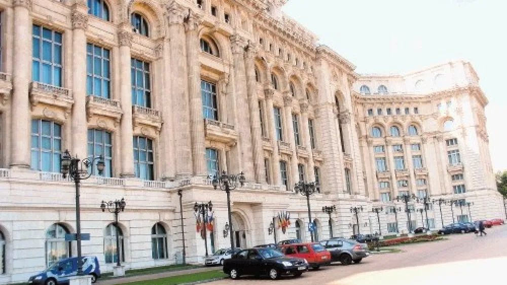 Romunski parlament v Bukarešti, druga največja stavba na svetu.