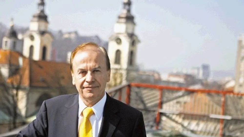 Jože Anderlič, lastnik in direktor Kranjske investicijske družbe, poudarja, da bi se po privatizaciji državnih bank  &scaron;tevilo neprodanih stanovanj hitro zmanj&scaron;alo.