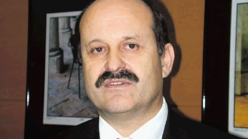 Tako kot  v   Alposu, ki ga je do stečaja vodil Mirjan Bevc, tudi  v   stečajnih  masah  hčerinskih  podjetij   za poplačilo  upnikov   ni  veliko na voljo.   Po neuradnih informacijah pa naj bi se Bevc zdaj zanimal za   nakup Alposove orodjarne.