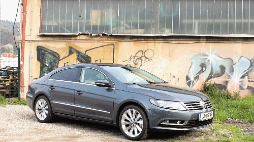 Volkswagnova kupejevska limuzina CC je v novi različici dobila ostrej&scaron;e in &scaron;e privlačnej&scaron;e poteze.