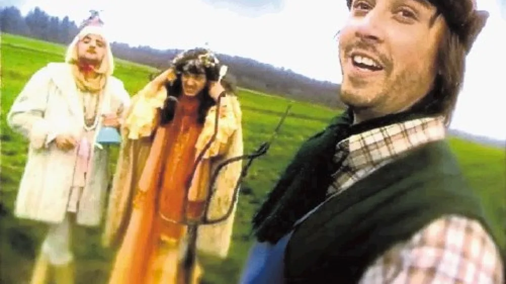 Oglas "Dobre vile" iz leta 1999, ki ga je za &Scaron;portno loterijo Slovenije izdelala agencija Luna, je po ocenjevanju strokovnjakov obveljal kot najbolj&scaron;i slovenski televizijski oglas.