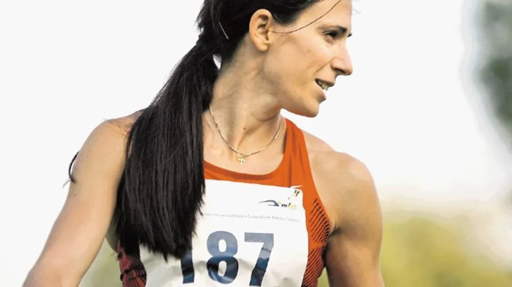 Marija &Scaron;estak je z dosežkom 14,17 m za kvalifikacijsko normo  zaostala za tri cm. Spodbuden je pogled na njeno preteklost,  saj je tako na OI 2008 v Pekingu kot SP 2009 v Osaki za cm  zaostala za normo, potem pa v finalu eksplodirala.