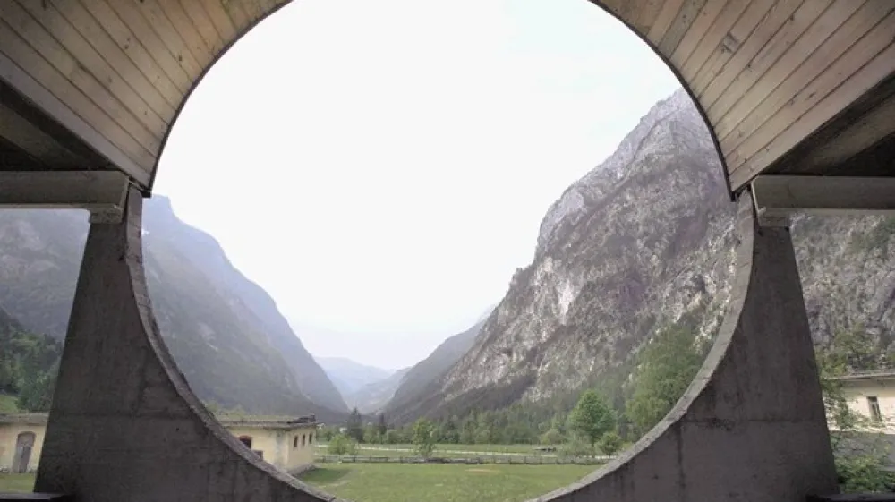 &Scaron;e pred petdesetimi leti je Triglavski narodni park obsegal "zgolj" dva tisoč hektarjev, dvajset let kasneje je meril že dobrih 83 tisoč hektarjev, danes pa se razteza na 88 tisoč hektarjih.