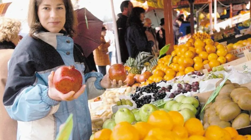 Ra&scaron;a Sraka Vuković se rada ustavi na tržnici.