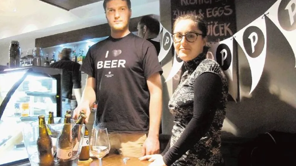 Matej Pelicon in Anita Lozar