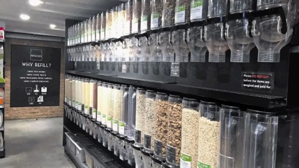 Čeprav je trgovin z izdelki brez embalaže vse več, raste tudi trg embalaže.