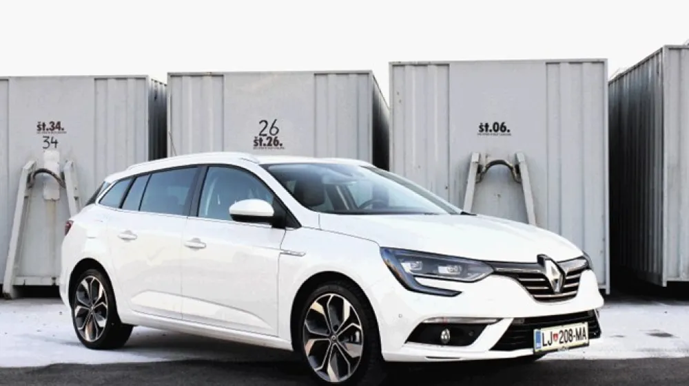 Renault megane grandtour (zgoraj) in toyota auris TS