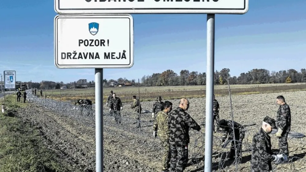 &Scaron;tevilnost stalne sestave SV je &scaron;e zmeraj daleč pod pričakovanim, tak&scaron;na je tudi fluktuacija v sistemu. Negativna.