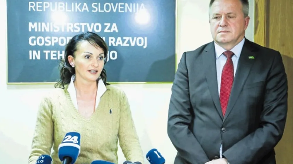 Nadzorniki so Lidijo Glavina  kljub polomu v Cimosu   imenovali  za predsednico uprave Slovenskega državnega holdinga,   drugi član uprave paradržavnega holdinga pa naj bi bil  imenovan, ko bo popolnjen nadzorni svet.